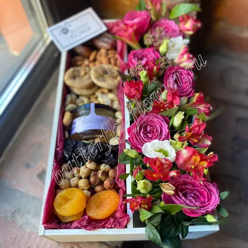 Box "Орехи и цветы"